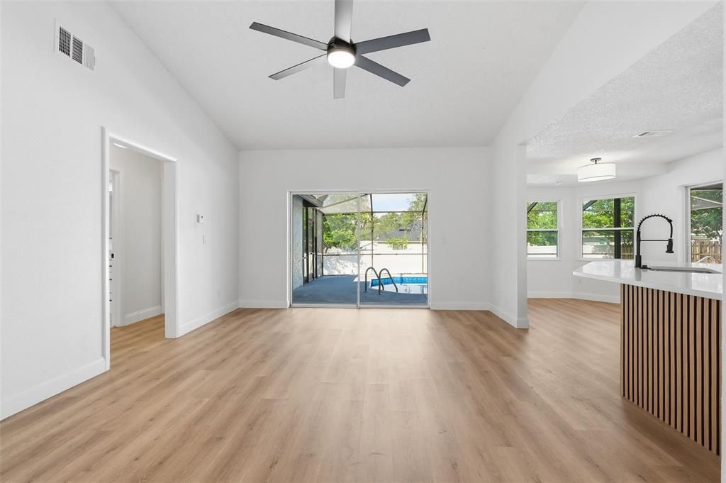 En Venta: $360,000 (3 camas, 2 baños, 1696 Pies cuadrados)