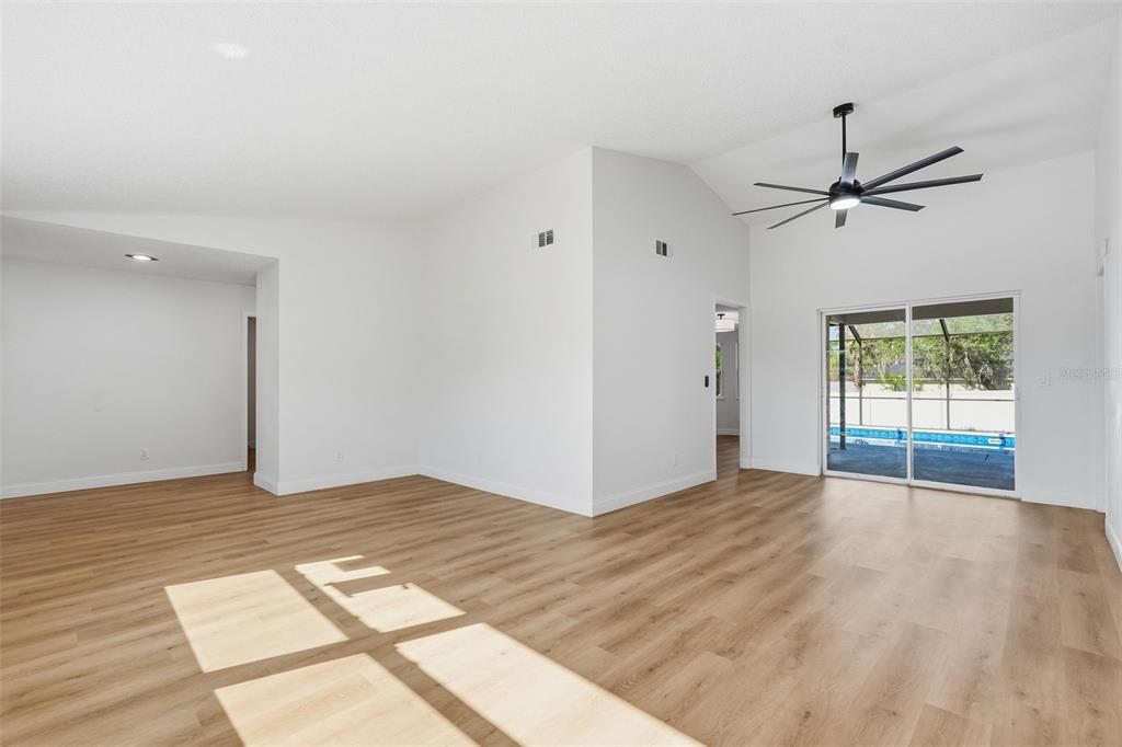 En Venta: $360,000 (3 camas, 2 baños, 1696 Pies cuadrados)
