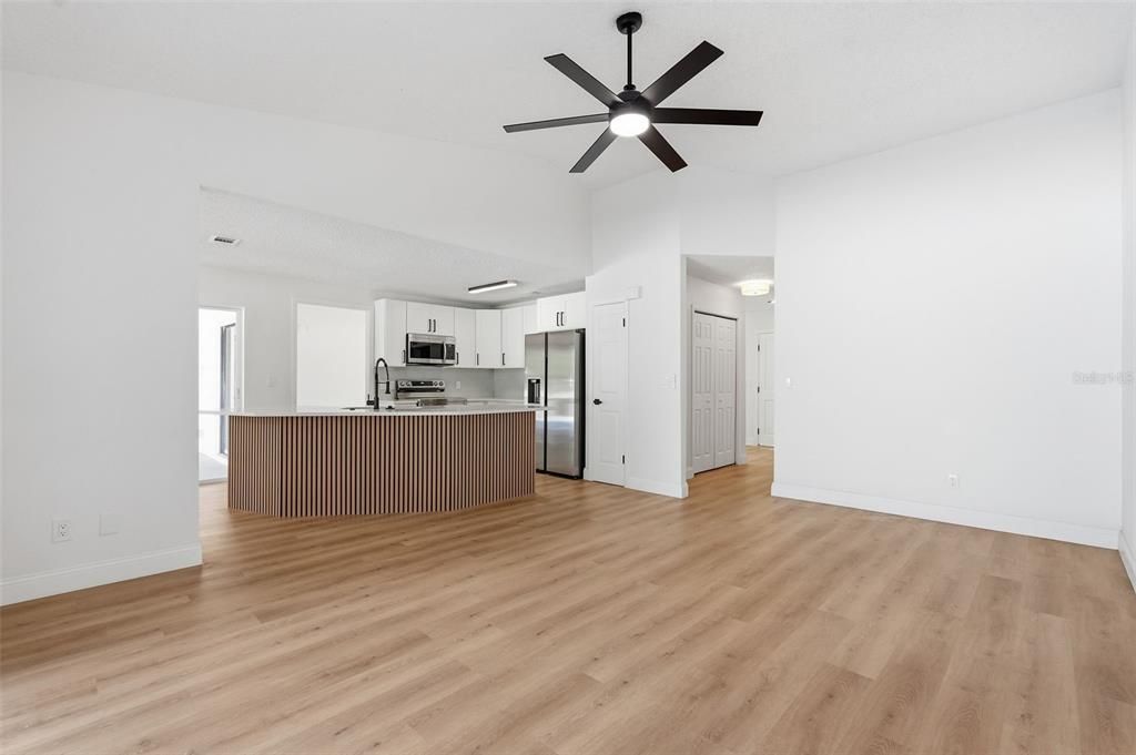 En Venta: $360,000 (3 camas, 2 baños, 1696 Pies cuadrados)