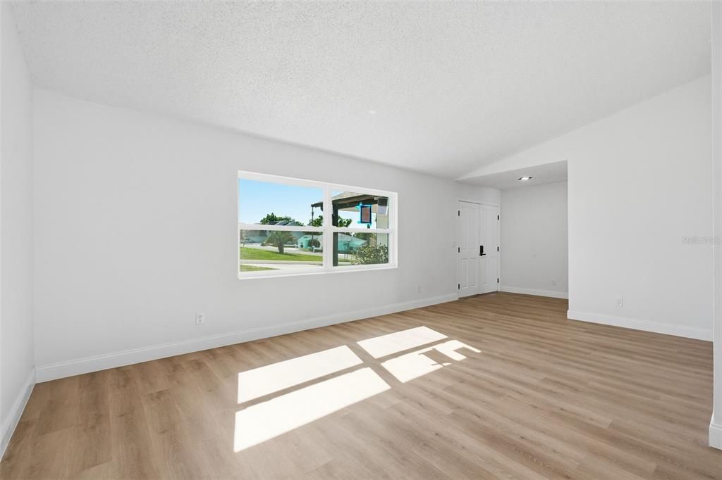 En Venta: $360,000 (3 camas, 2 baños, 1696 Pies cuadrados)