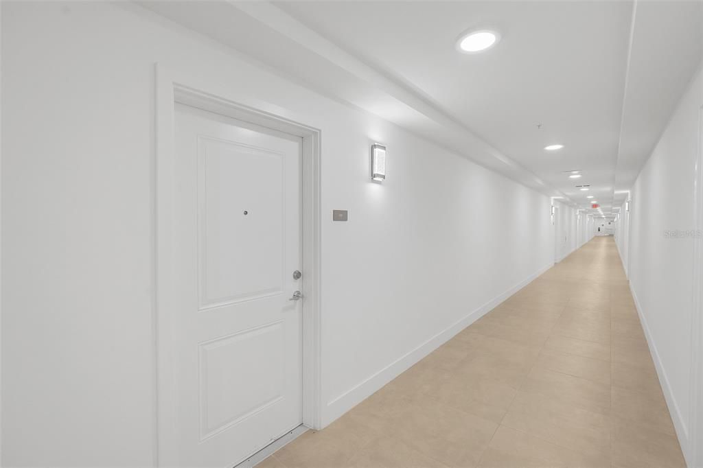 На продажу: $325,000 (2 спален, 2 ванн, 1023 Квадратных фут)