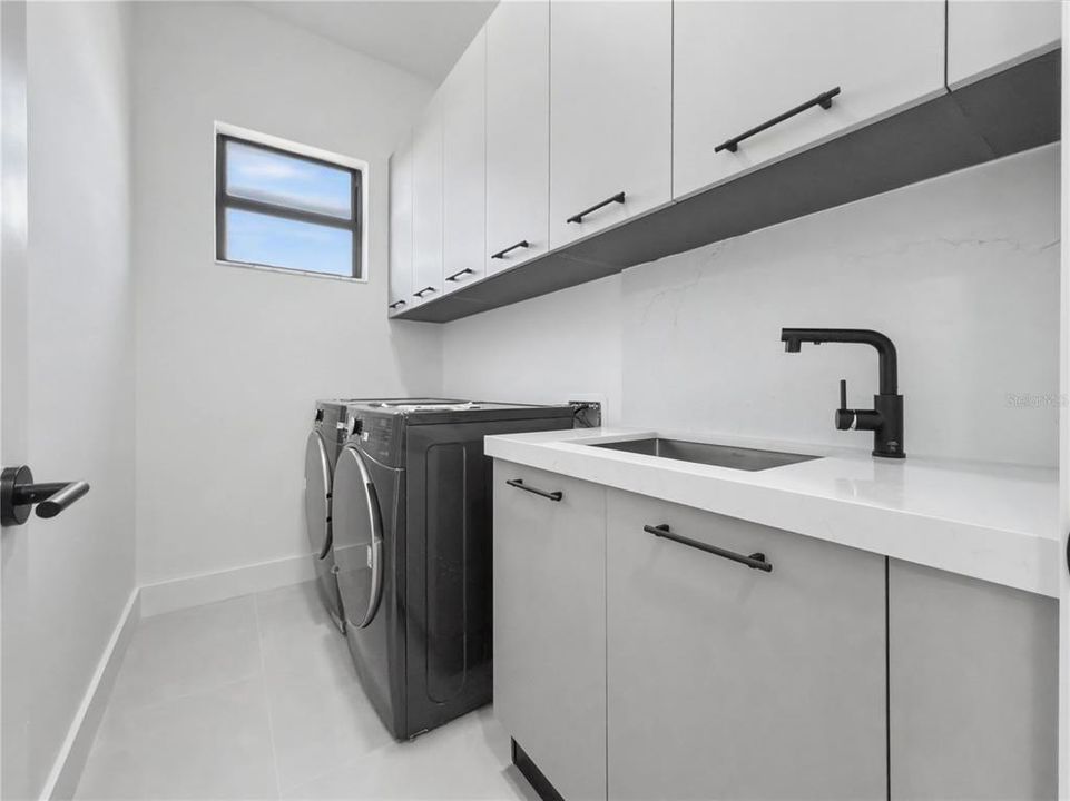 На продажу: $725,000 (4 спален, 4 ванн, 2436 Квадратных фут)