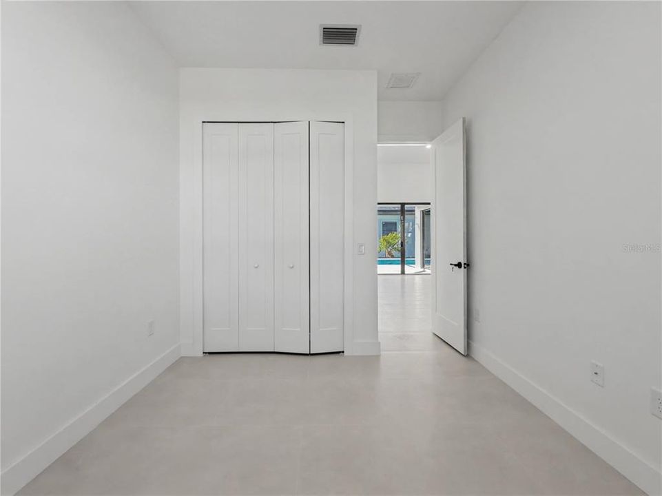 На продажу: $725,000 (4 спален, 4 ванн, 2436 Квадратных фут)