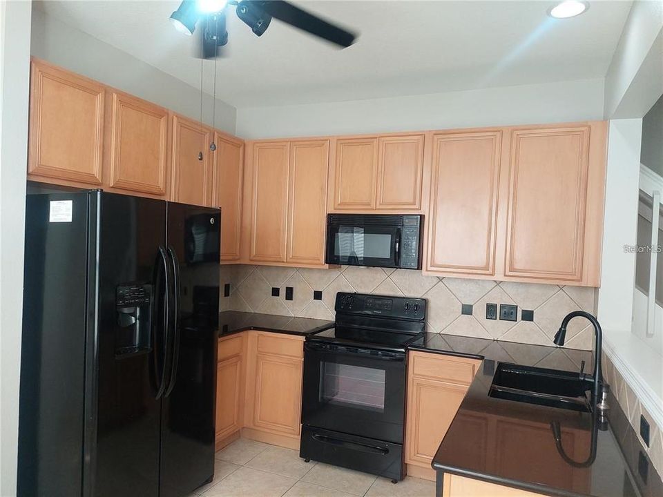 En Venta: $296,900 (3 camas, 2 baños, 1665 Pies cuadrados)