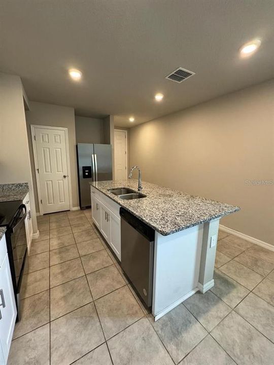 For Rent: $1,750 (3 beds, 2 baths, 1269 Square Feet)