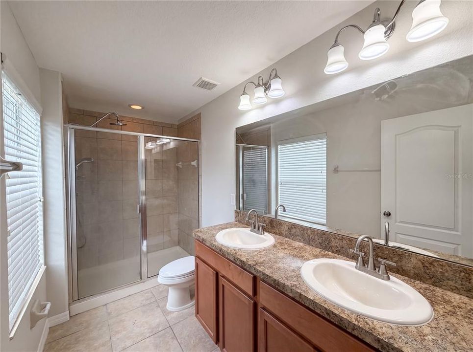 For Sale: $290,000 (3 beds, 2 baths, 1717 Square Feet)