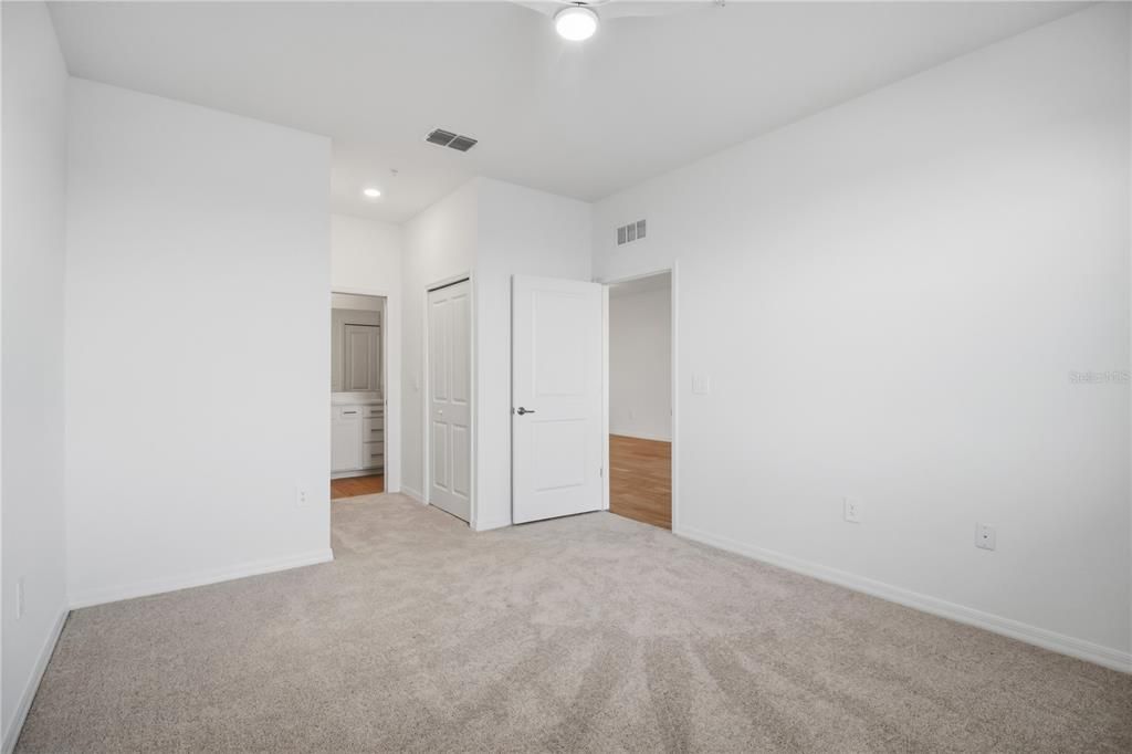 For Rent: $2,500 (2 beds, 2 baths, 1120 Square Feet)