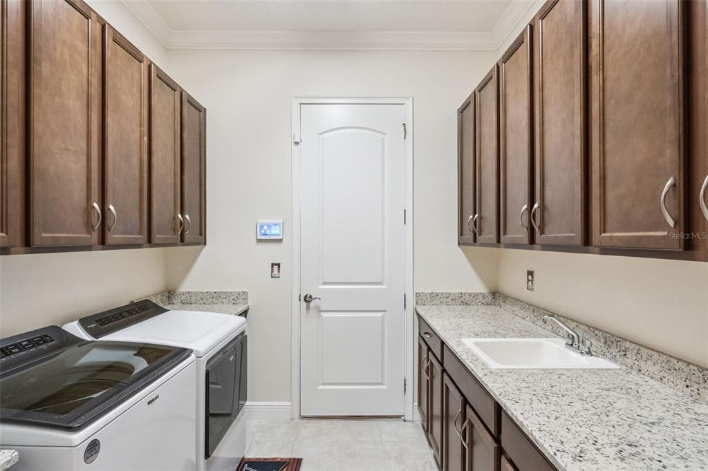 En Venta: $550,000 (3 camas, 3 baños, 2365 Pies cuadrados)