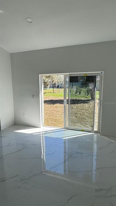 В аренду: $2,300 (4 спален, 2 ванн, 1860 Квадратных фут)