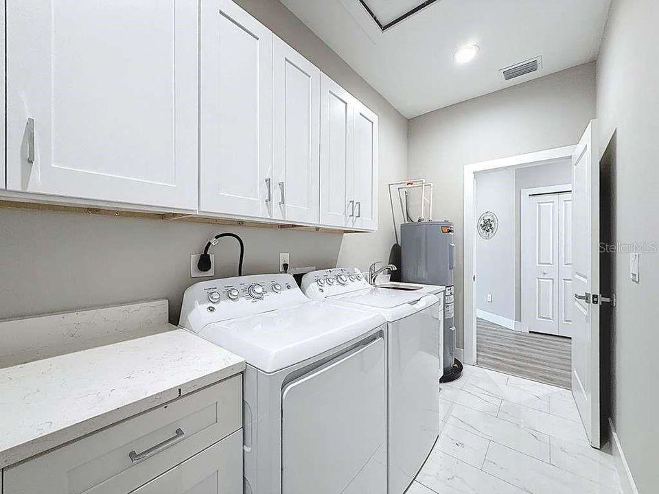 For Sale: $515,000 (3 beds, 2 baths, 1720 Square Feet)