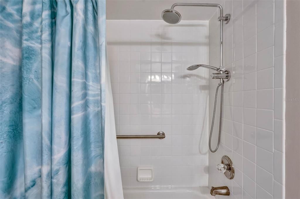 En Venta: $163,000 (2 camas, 2 baños, 1042 Pies cuadrados)