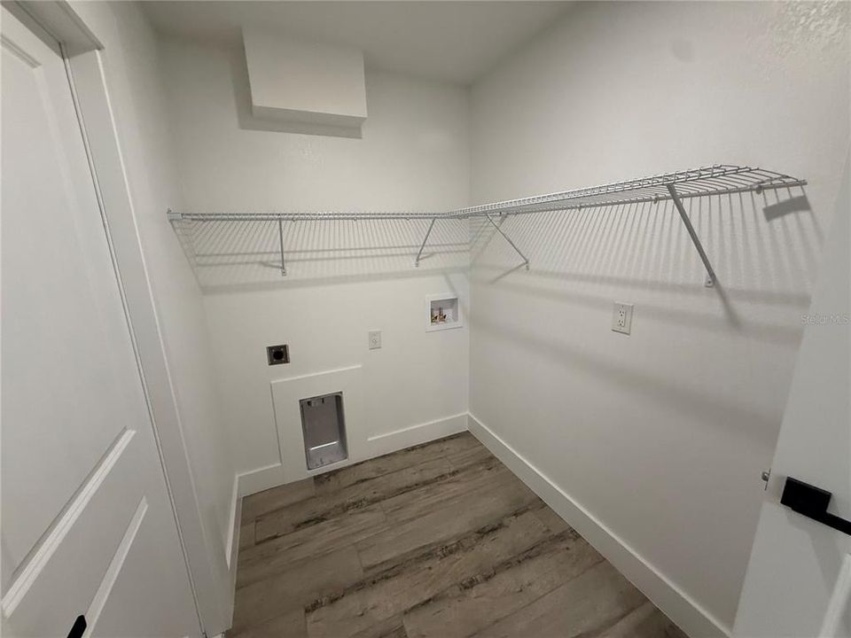 На продажу: $399,000 (4 спален, 2 ванн, 1803 Квадратных фут)
