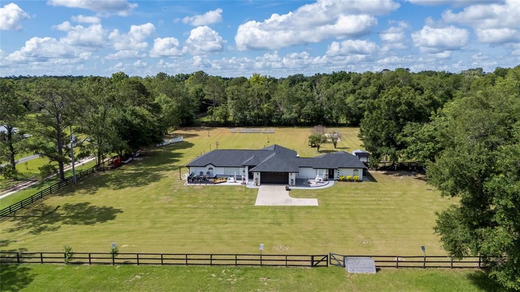 For Sale: $890,000 (5 beds, 3 baths, 2787 Square Feet)