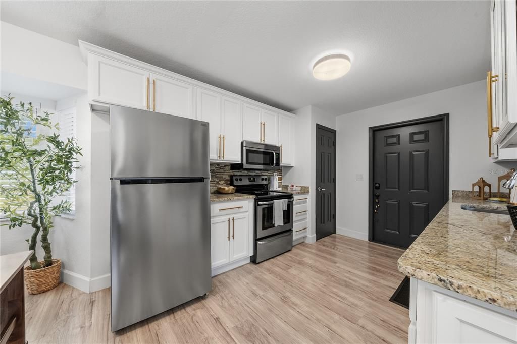 For Sale: $890,000 (5 beds, 3 baths, 2787 Square Feet)