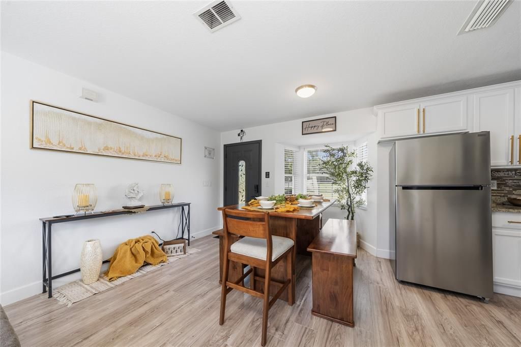 For Sale: $890,000 (5 beds, 3 baths, 2787 Square Feet)