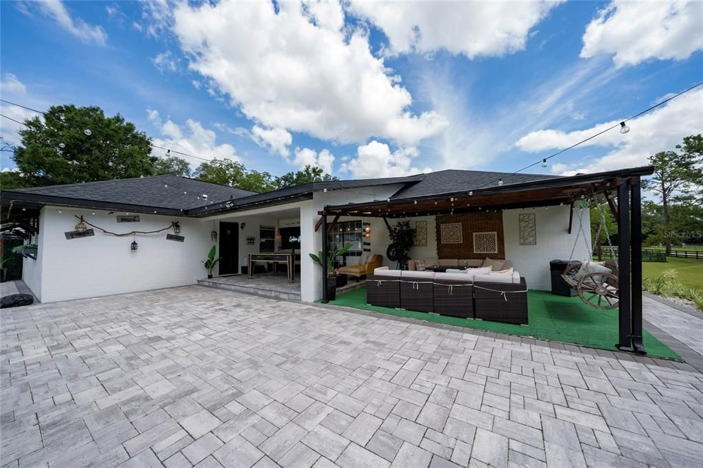 For Sale: $890,000 (5 beds, 3 baths, 2787 Square Feet)