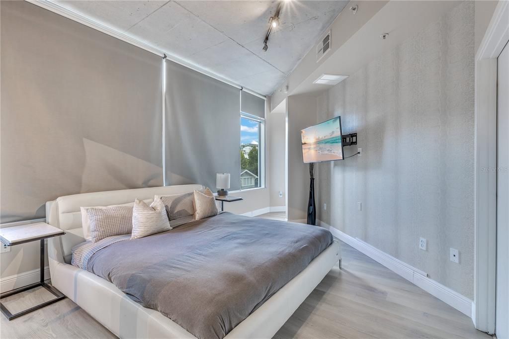 For Rent: $3,000 (2 beds, 2 baths, 1320 Square Feet)
