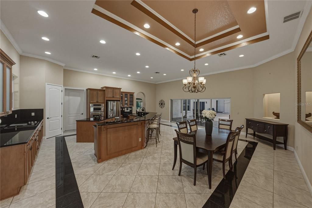 En Venta: $1,125,000 (6 camas, 4 baños, 5481 Pies cuadrados)