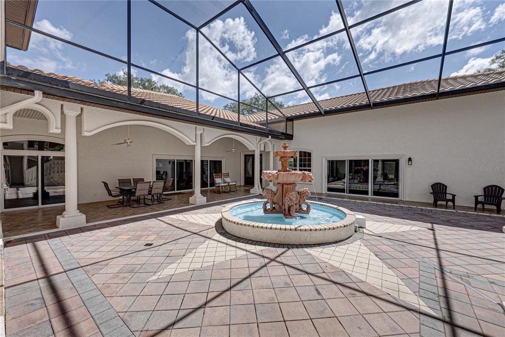En Venta: $1,125,000 (6 camas, 4 baños, 5481 Pies cuadrados)
