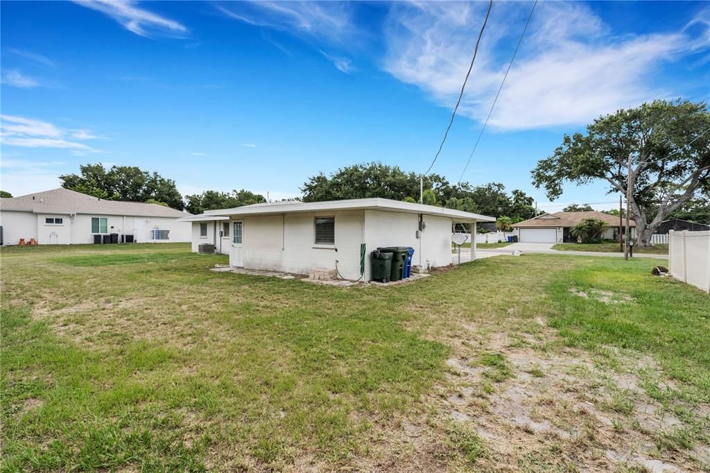 For Sale: $264,900 (3 beds, 2 baths, 1068 Square Feet)
