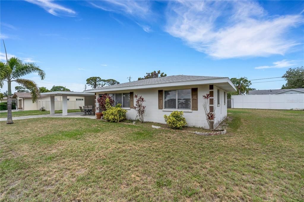 For Sale: $264,900 (3 beds, 2 baths, 1068 Square Feet)
