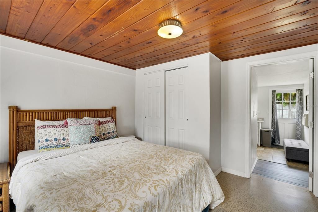 For Sale: $264,900 (3 beds, 2 baths, 1068 Square Feet)