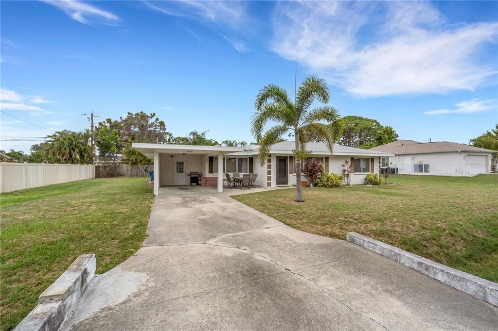 For Sale: $264,900 (3 beds, 2 baths, 1068 Square Feet)