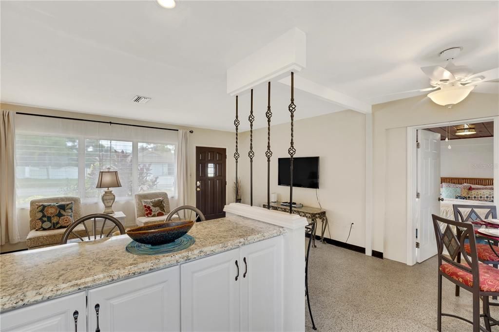 For Sale: $264,900 (3 beds, 2 baths, 1068 Square Feet)