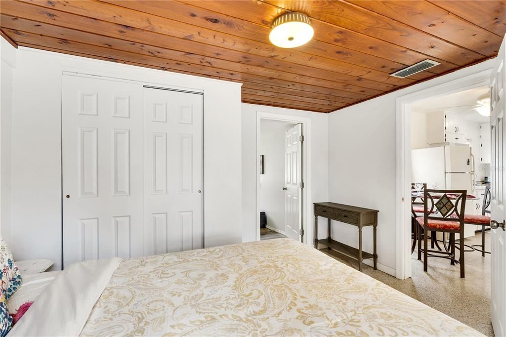 For Sale: $264,900 (3 beds, 2 baths, 1068 Square Feet)