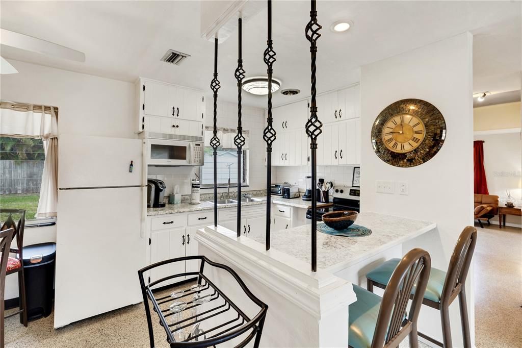 For Sale: $264,900 (3 beds, 2 baths, 1068 Square Feet)