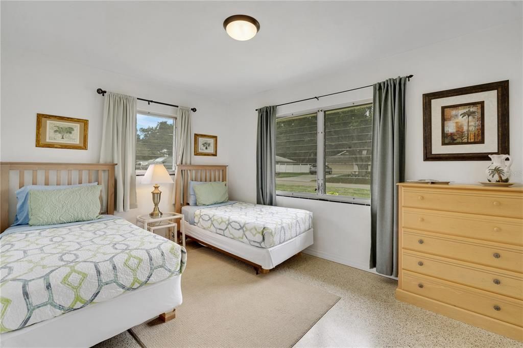 For Sale: $264,900 (3 beds, 2 baths, 1068 Square Feet)