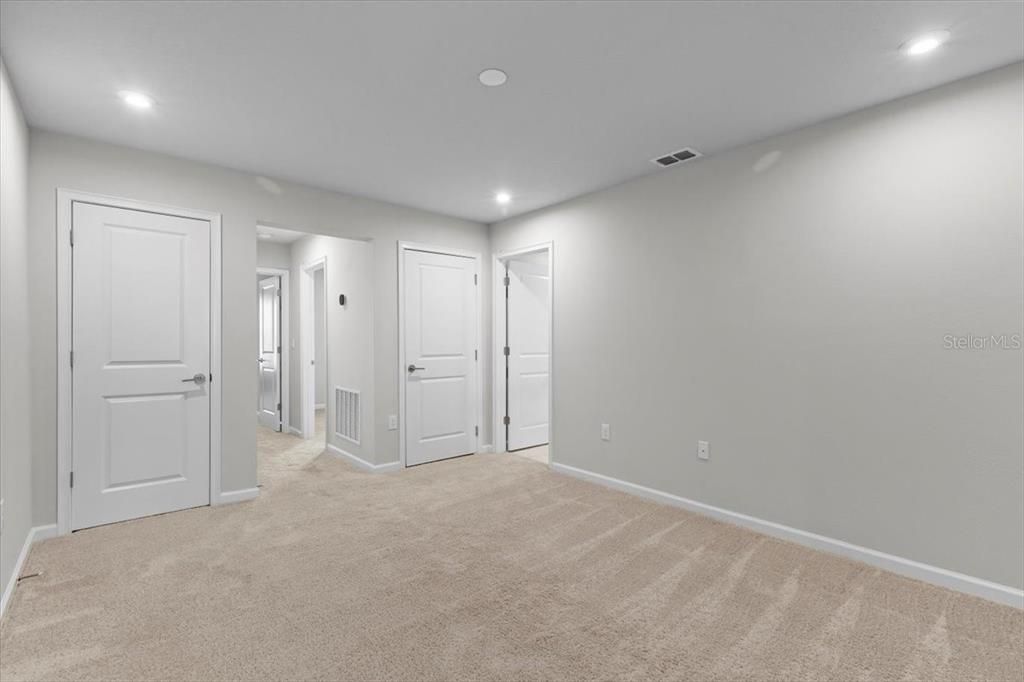 For Rent: $2,100 (3 beds, 2 baths, 1667 Square Feet)