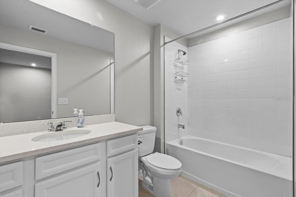 For Rent: $2,100 (3 beds, 2 baths, 1667 Square Feet)
