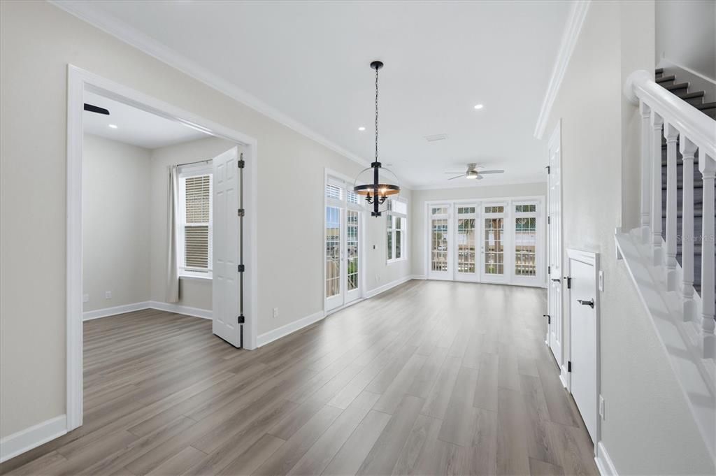 En Venta: $829,000 (3 camas, 3 baños, 1592 Pies cuadrados)
