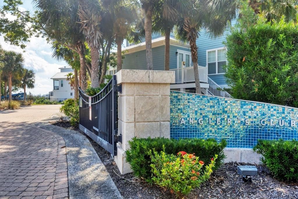 En Venta: $829,000 (3 camas, 3 baños, 1592 Pies cuadrados)
