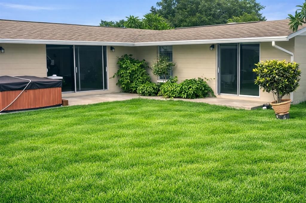 For Sale: $325,000 (3 beds, 1 baths, 984 Square Feet)