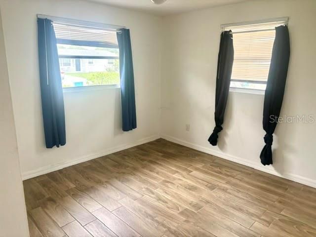 For Sale: $325,000 (3 beds, 1 baths, 984 Square Feet)