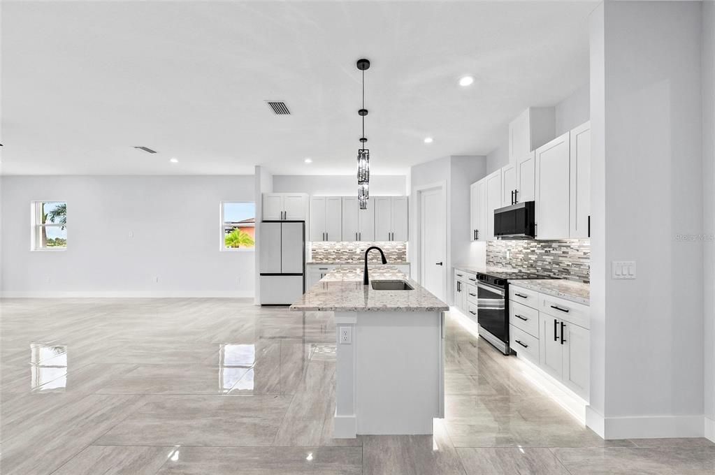 For Sale: $675,000 (4 beds, 4 baths, 3121 Square Feet)