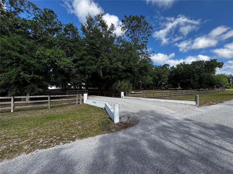 For Sale: $895,000 (4 beds, 2 baths, 2174 Square Feet)