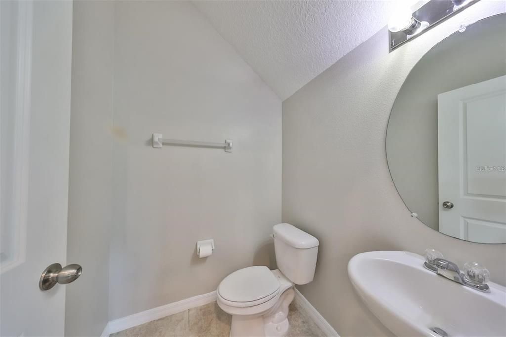 En Renta: $2,600 (4 camas, 3 baños, 2184 Pies cuadrados)