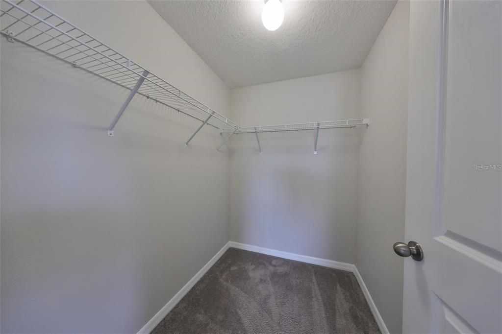 En Renta: $2,600 (4 camas, 3 baños, 2184 Pies cuadrados)