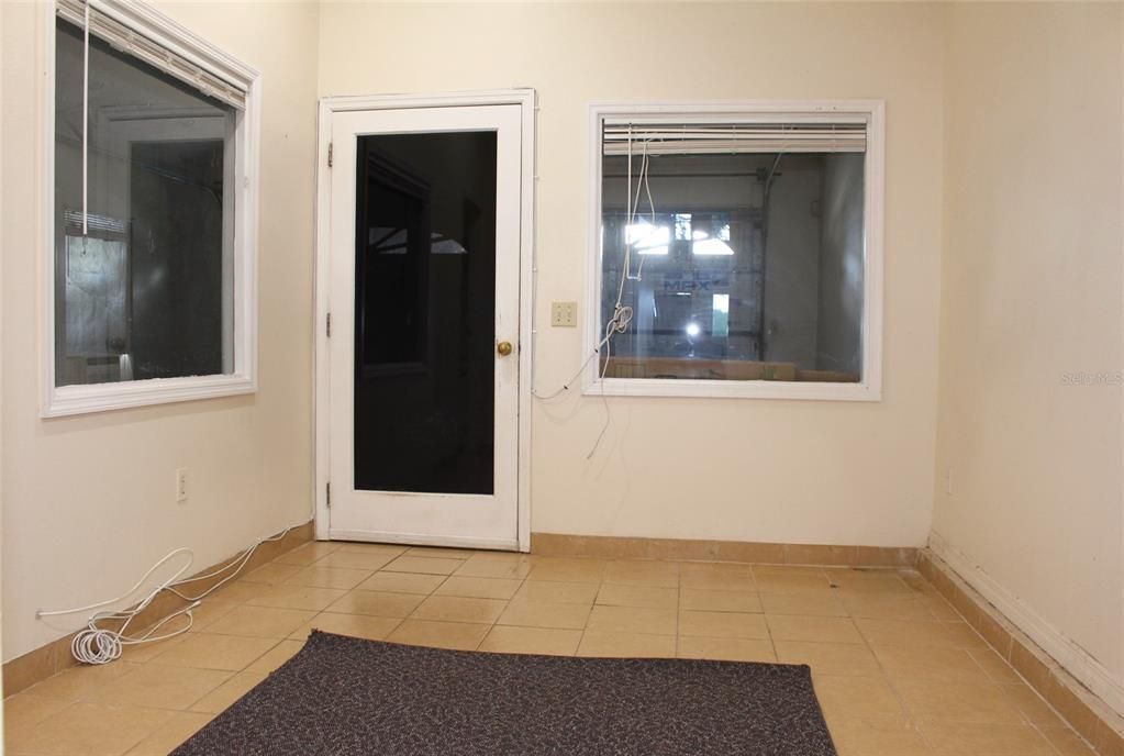 В аренду: $2,200 (3 спален, 2 ванн, 1369 Квадратных фут)