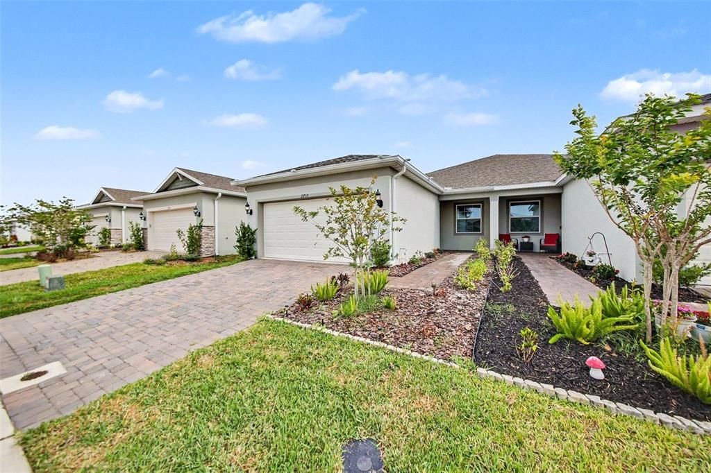 For Sale: $324,000 (3 beds, 2 baths, 1559 Square Feet)