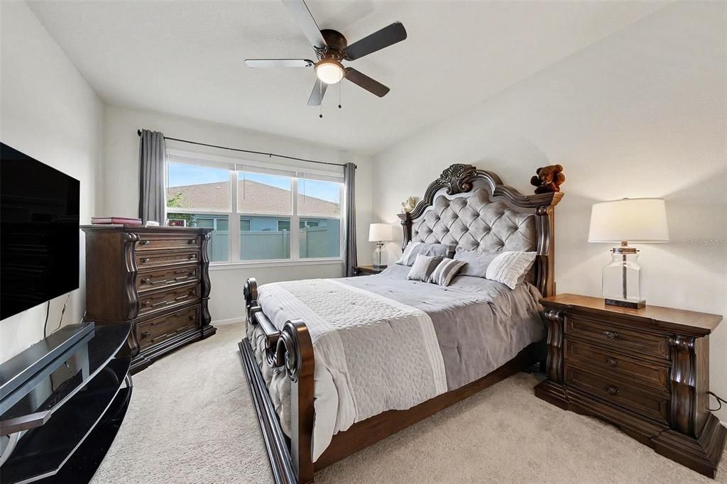 For Sale: $324,000 (3 beds, 2 baths, 1559 Square Feet)