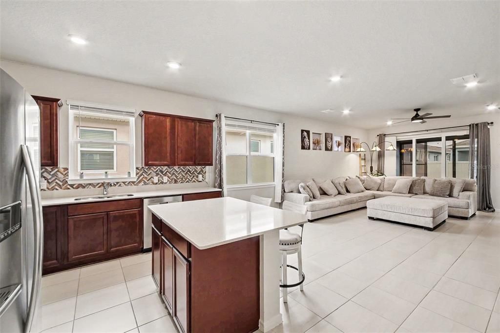 For Sale: $324,000 (3 beds, 2 baths, 1559 Square Feet)