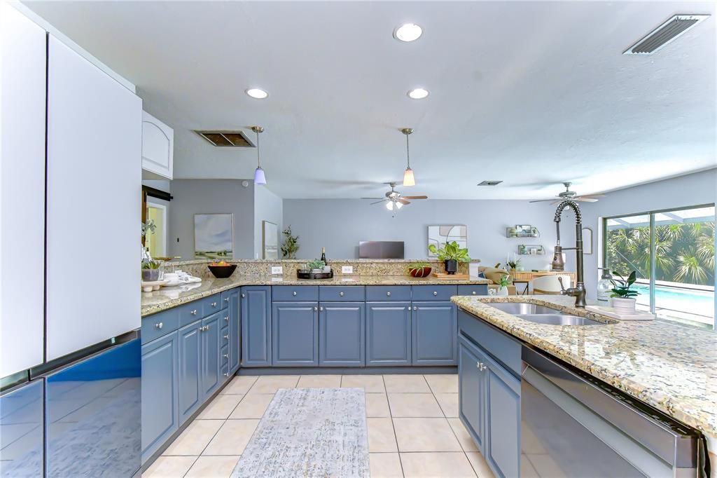 На продажу: $559,000 (4 спален, 3 ванн, 2304 Квадратных фут)