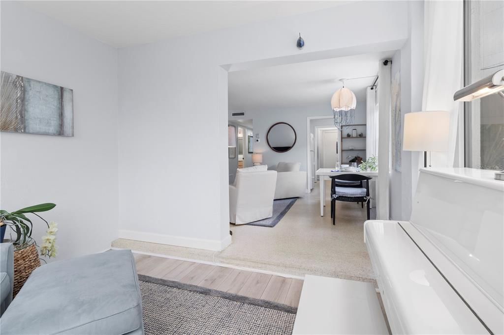 For Sale: $675,000 (1 beds, 1 baths, 810 Square Feet)