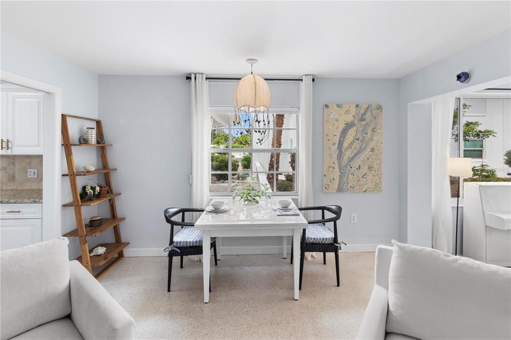 For Sale: $675,000 (1 beds, 1 baths, 810 Square Feet)