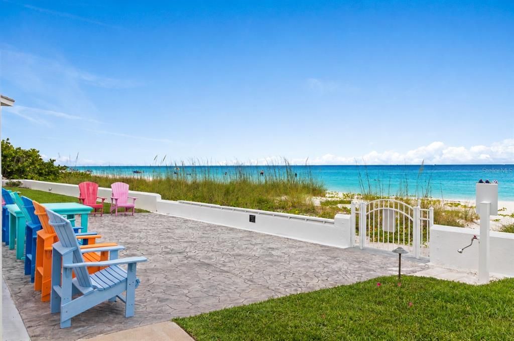For Sale: $675,000 (1 beds, 1 baths, 810 Square Feet)