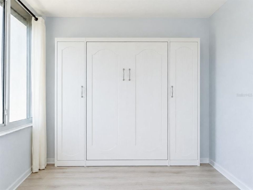 For Sale: $675,000 (1 beds, 1 baths, 810 Square Feet)